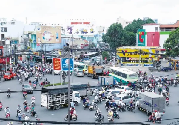 Các cơ sở hạ tầng được đầu tư và phát triển mạnh, đáp ứng nhanh nhu cầu thực tế của người dân.